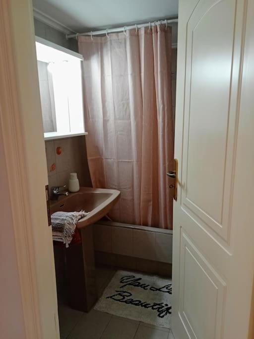 Vincent - Central 2 Bedroom Apartment 79Sqm 特里波利斯 外观 照片